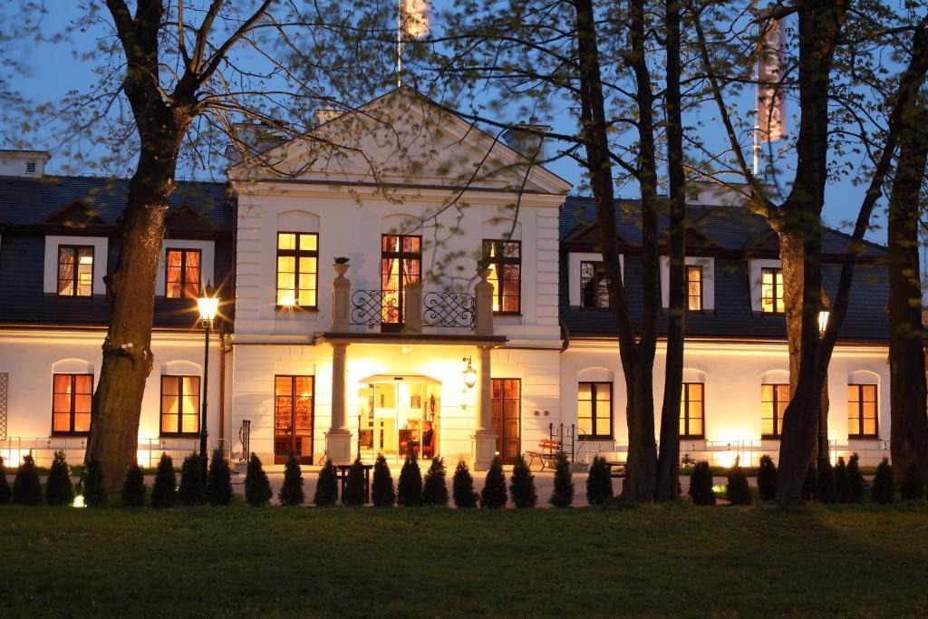 Hotel Dwor Kosciuszko Krasków Eksteriør bilde